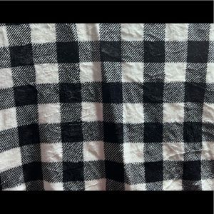 Black and White Small Sofa Sherpa Throw Blanket